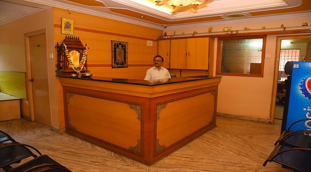 Hotel Vishnu Residency Βιζαχαπατνάμ Εξωτερικό φωτογραφία