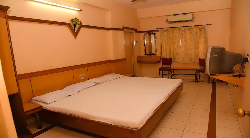 Hotel Vishnu Residency Βιζαχαπατνάμ Εξωτερικό φωτογραφία